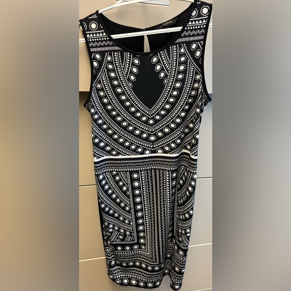 Banana Republic Black and White Patterned sleeveless stretchy Dress size Small - Picture 3 of 8